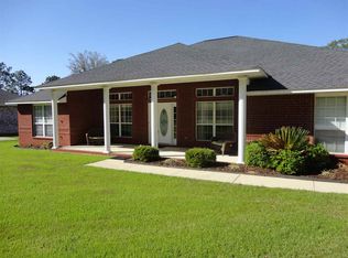 5428 Colinas Verde Dr, Milton, FL 32570