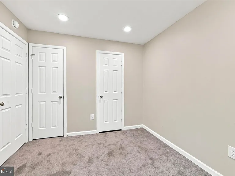 327 Powhattan Ave #B — Photo 12