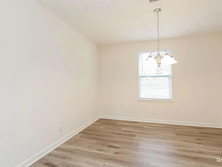 124 Cedarmont Cir — Photo 7