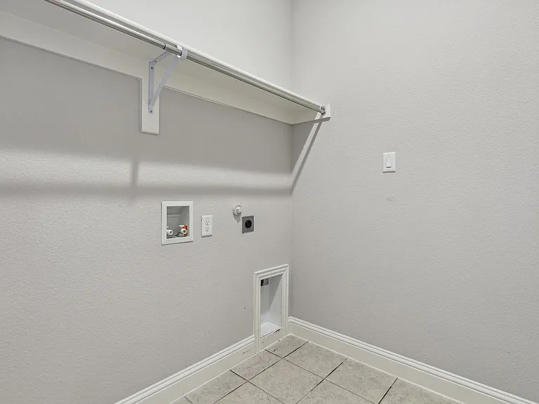 810 Mildren Ln — Photo 25