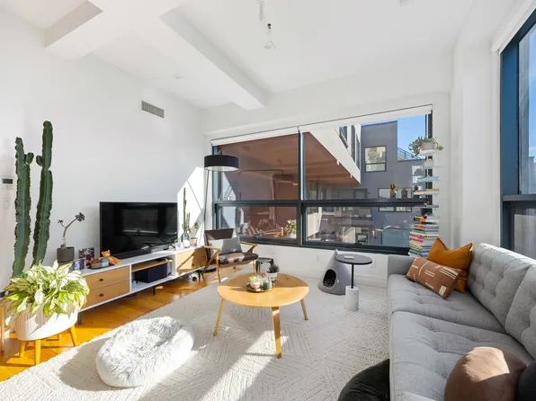 850 Metropolitan Avenue image 2 of 14