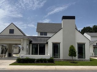 203 Shadow Bend Dr, Broussard, LA 70518