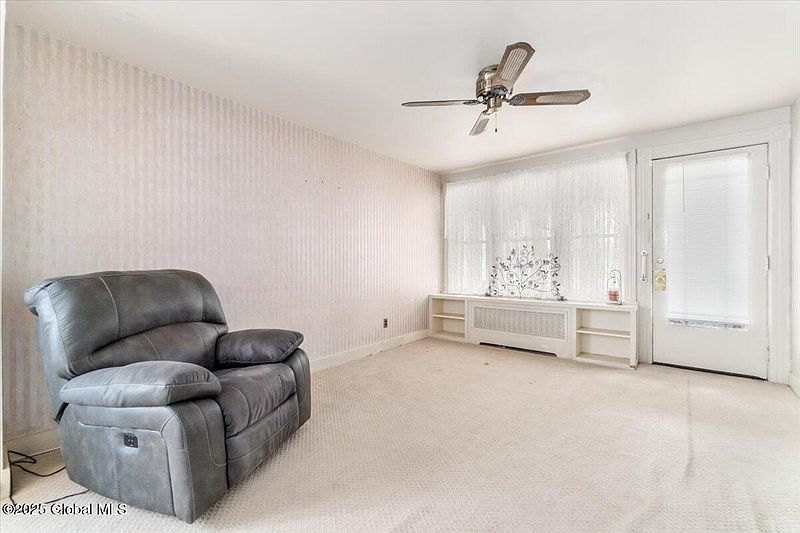 5th image of 1060 Cutler Street