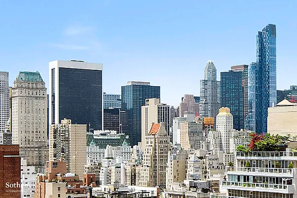 Sold by Sotheby's International Realty | media 32