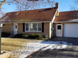 10208 William St, Richmond, IL