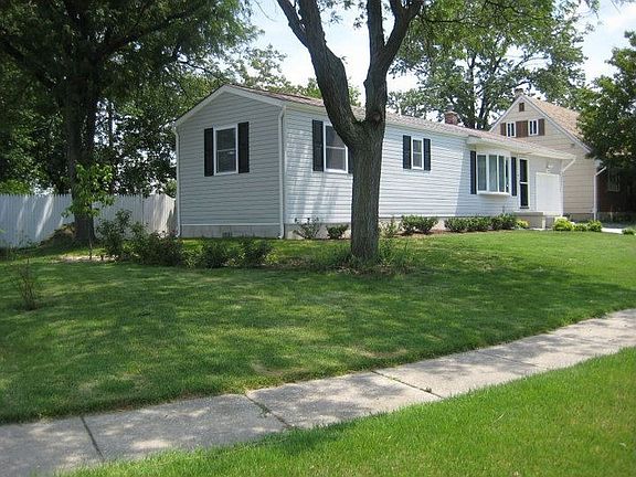 2nd image of 1205 Cedarcliff Dr
