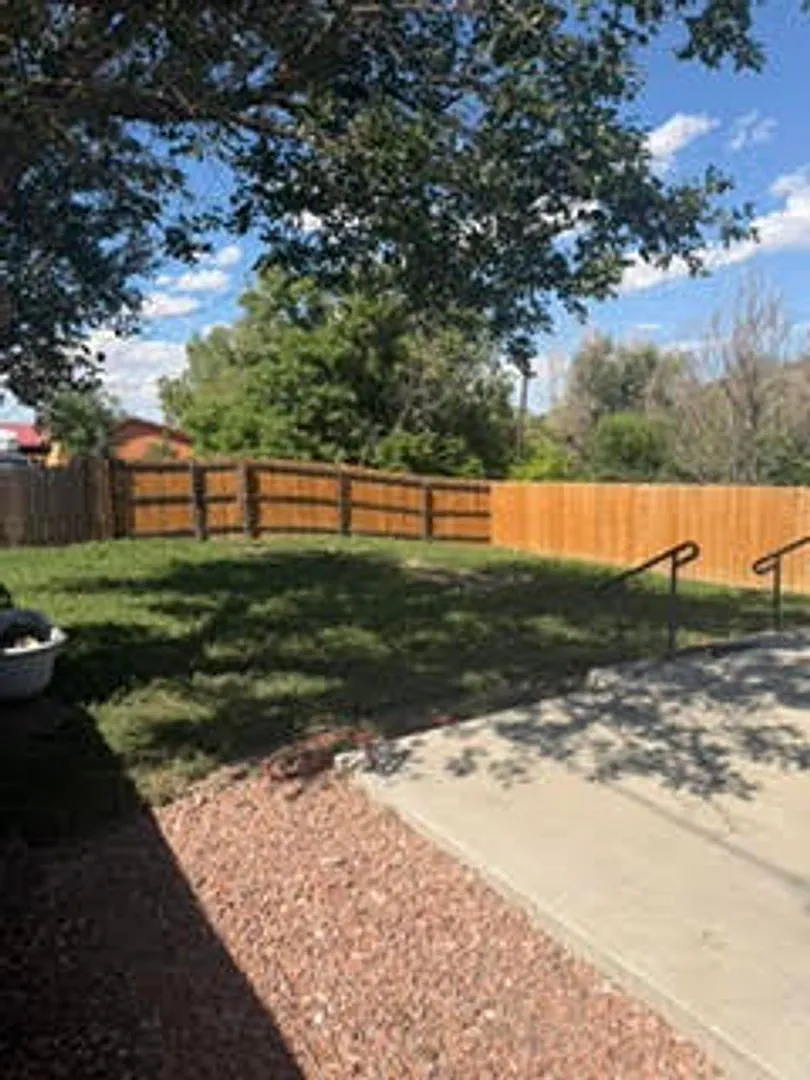 Charming 2 bedroom 1 bathroom cottage now available — Photo 3