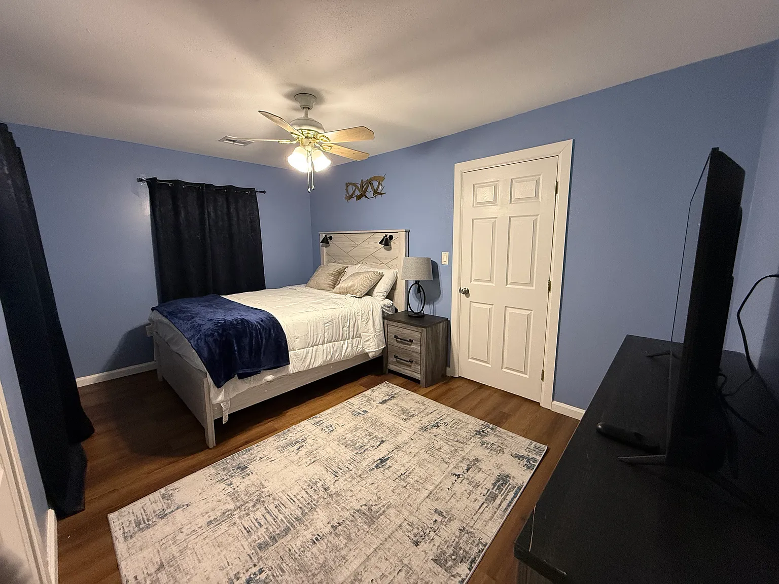 2 bed, 1119 sqft, $2,300 — Photo 2