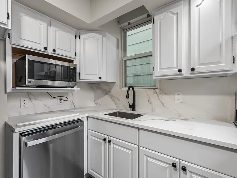 292 Claremont Ave #1 — Photo 2