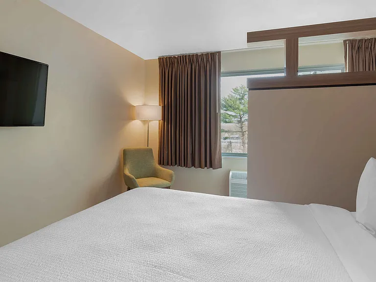Studio Suite - 2 Queen Beds