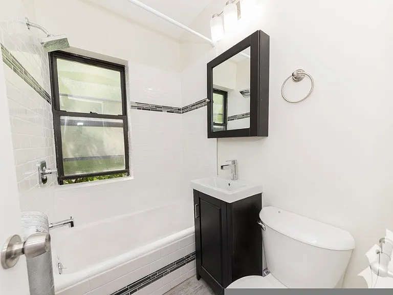 2129 N Dayton St #305 — Photo 5