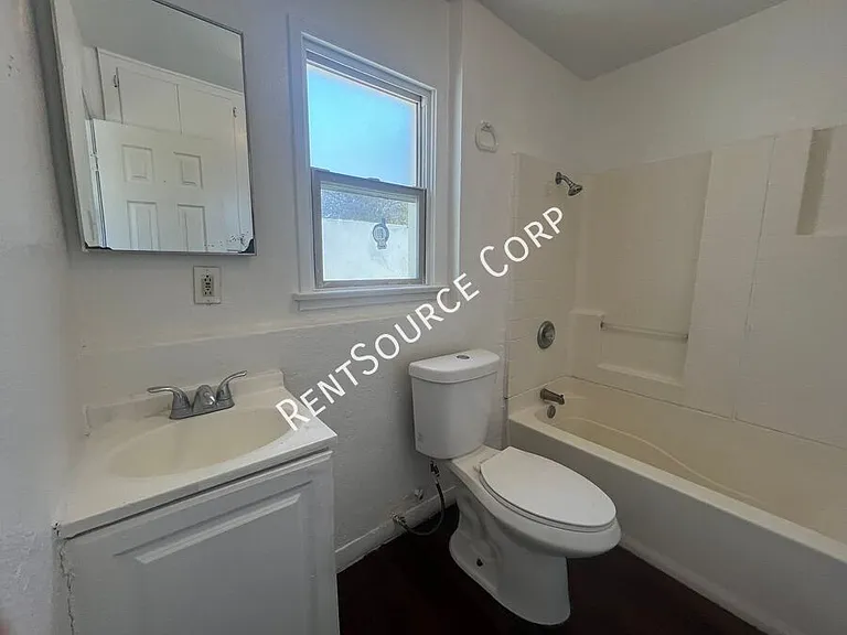 920 Flora St — Photo 23