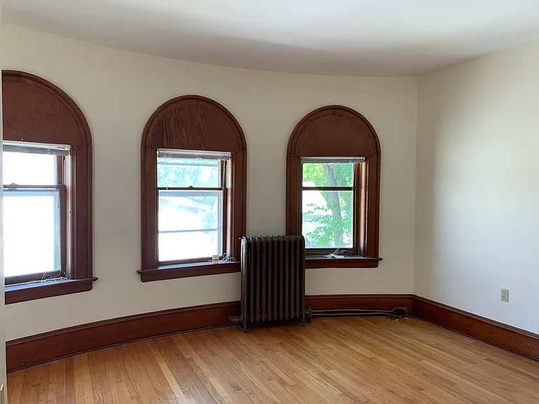 85 E Spring St #B — Photo 8