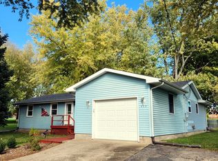 459 Sunnyslope Dr, Varna, IL 61375