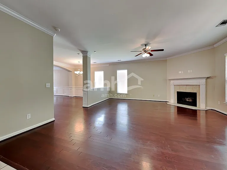 160 Grayson Ave — Photo 6