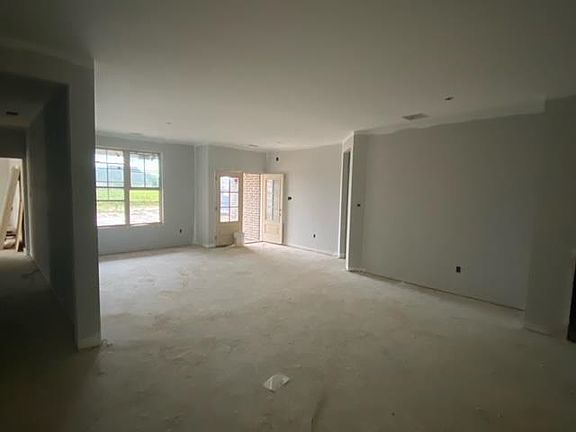 3rd image of 435 Burton Pl