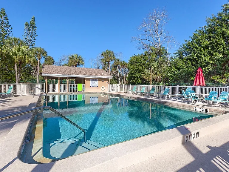 5019 Village Gardens Dr #31 — Photo 4