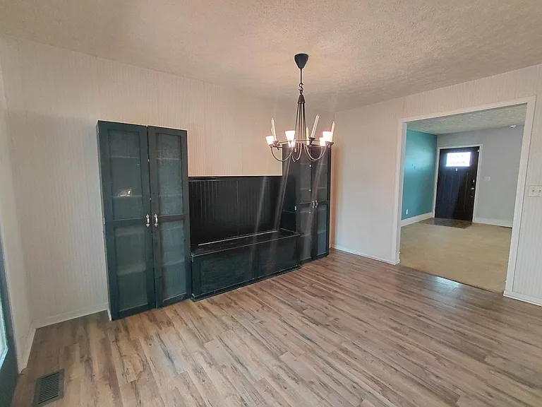 14490 Hilltop Rd — Photo 8