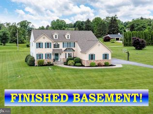 16 Rolling Glenn Ln, Downingtown, PA 19335