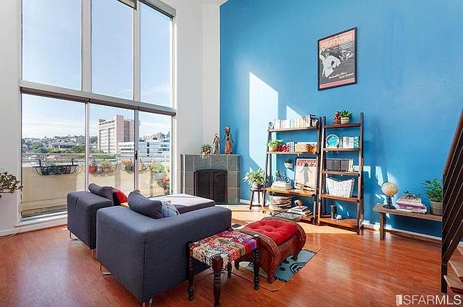 Living Room(Lower level)