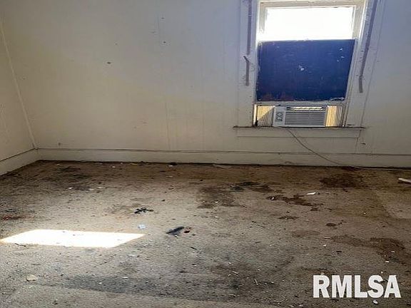 5th image of 2330 W 2nd St