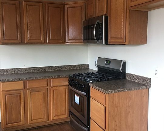 5th image of 4372 W 133rd St