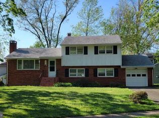 33 Allwood Dr, Lawrence Township, NJ 08648