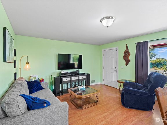5th image of 630 2nd Street NW