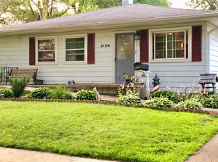 2108 Sherryl Ln, Waukesha, WI 53188