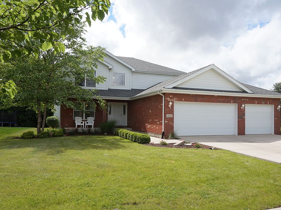 1st image of 214 Wesley Dr