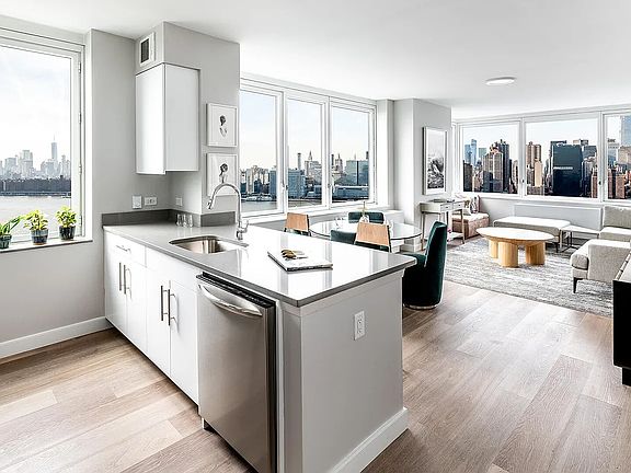 2nd image of 5203 Center Blvd APT 2513
