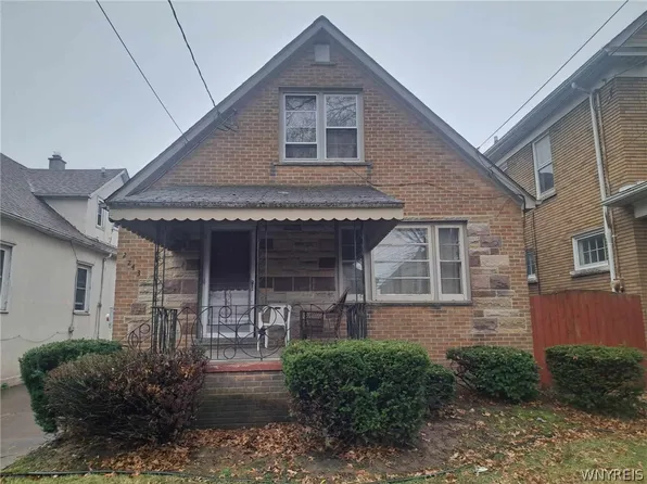 2243 Grand Ave, Niagara Falls, NY 14301