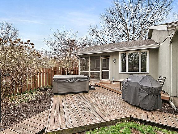 3rd image of 6695 Gleneagles Dr SE