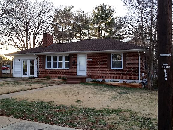 3rd image of 4504 Oakdale Dr