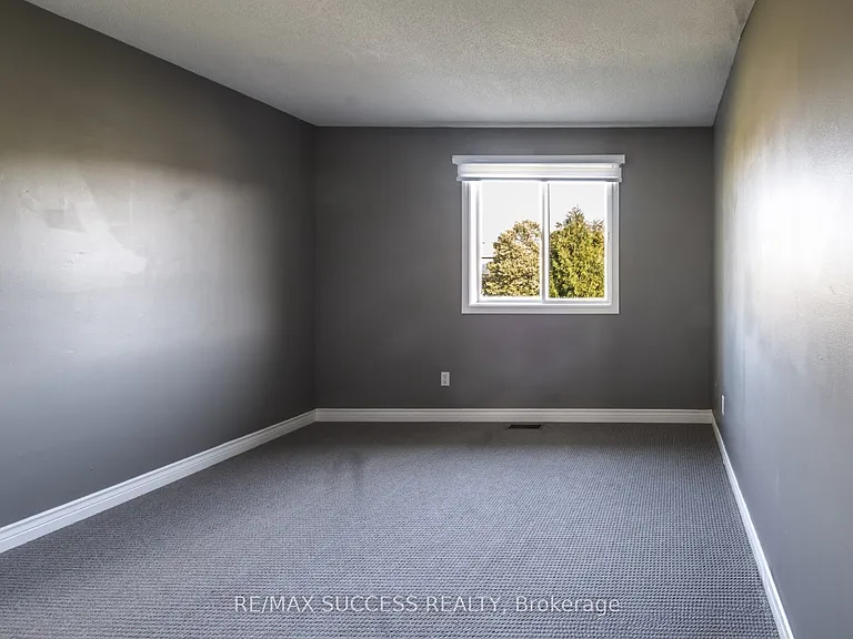 26 Tomahawk Dr — Photo 13