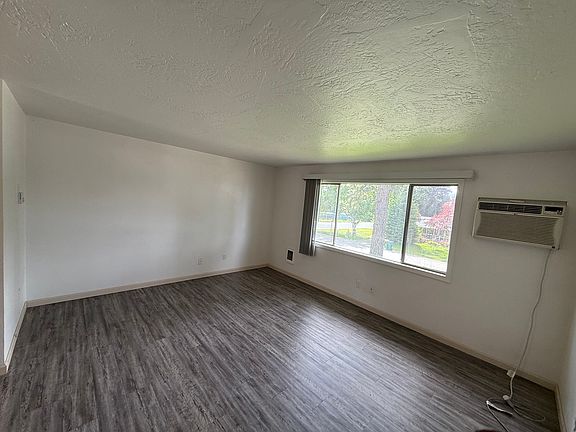 2nd image of 304 W 22nd Ave