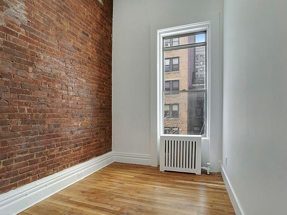 4th image of 124 W 73rd St #7