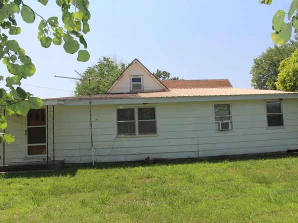 209 E 370th Road, Dunnegan, MO 65640