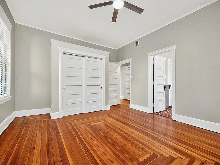 Clermont Condominiums — Photo 22