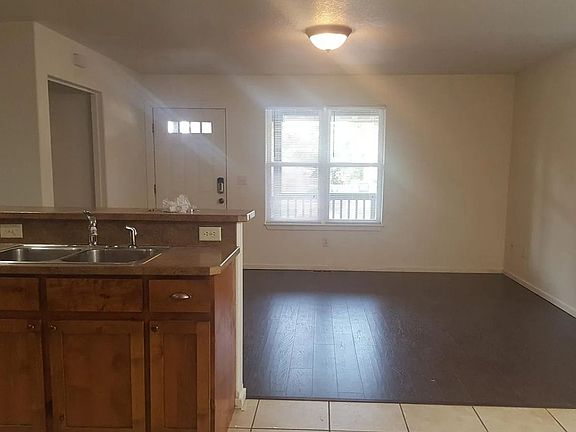 4th image of 2233 Mount Ave #A