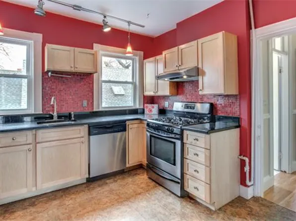 3 Sacramento Pl, Cambridge, MA 02138