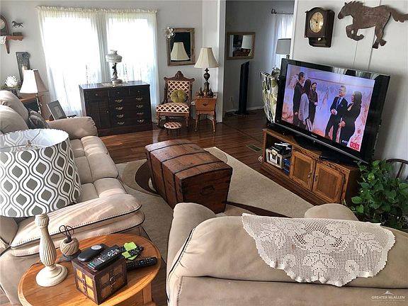 4th image of 831 Santa Anna Dr