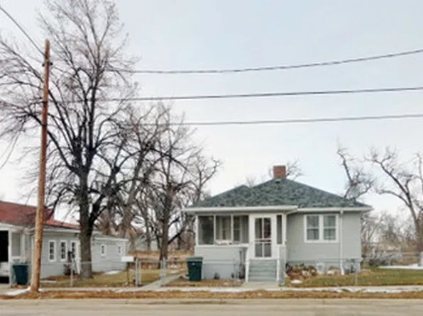 1007 Elkhorn St, Belle Fourche, SD 57717