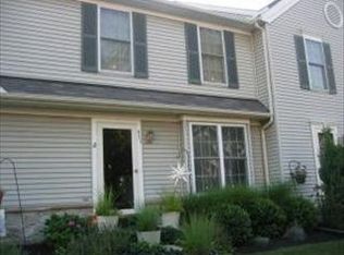 431 Banyan Circle Dr, Lancaster, PA 17603