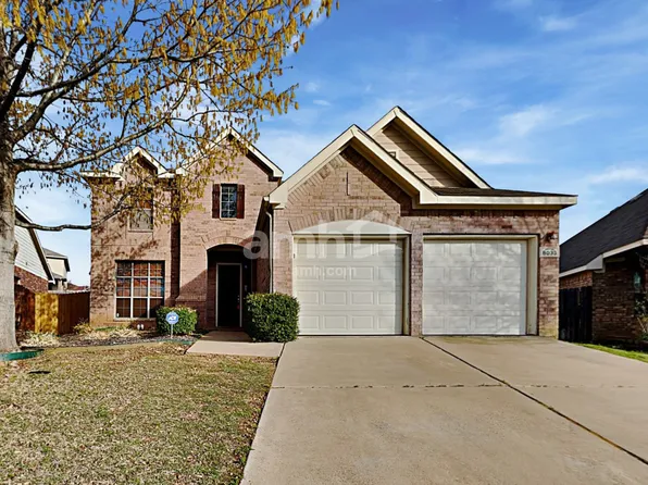 8033 Valley Crest Dr, Fort Worth, TX 76120