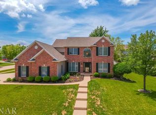 2 Chloe Ct, Bloomington, IL