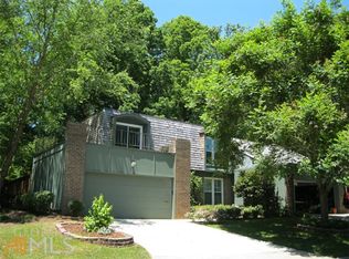 215 Lakeview Rdg W, Roswell, GA 30076