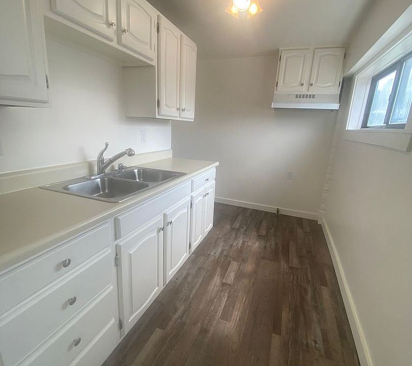 1st image of 906 North St Floor 1