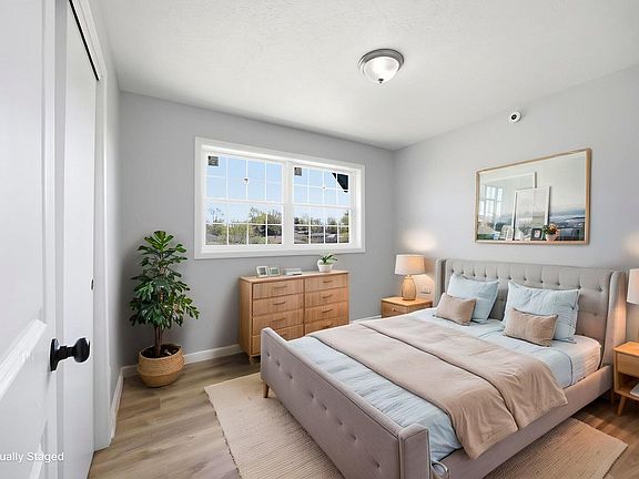 5th image of 808 Farra Ct