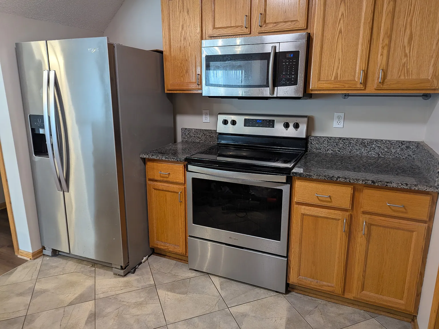 2 bed, 1.5 bath, 1226 sqft, $1,600 — Photo 4